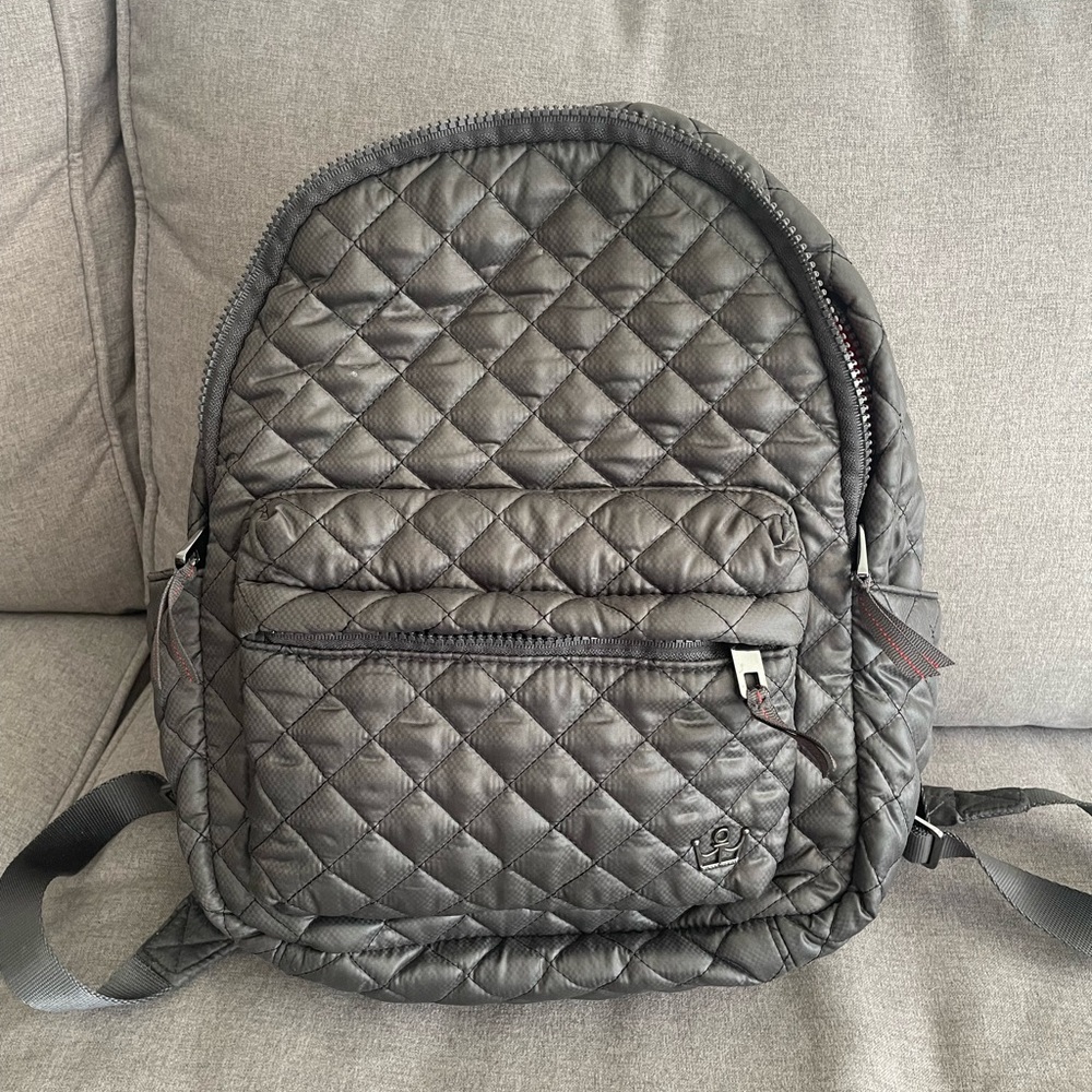 Oliver Thomas 24+7 small tablet backpack- graphite